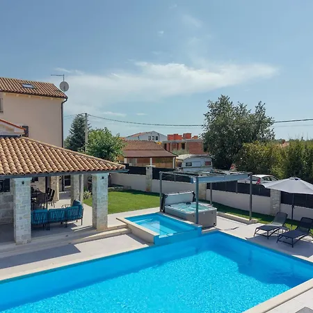 Manu Villa Buici (Istria)